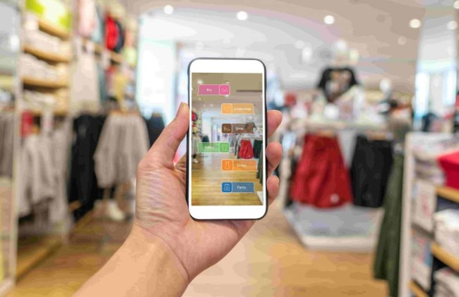웹사이트 개선 가이드-CMS-및-통합-opt-scaled an eCommerce mobile AR integration for website improvement