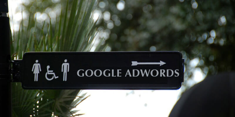 google-adwords-money-down-the-厕所