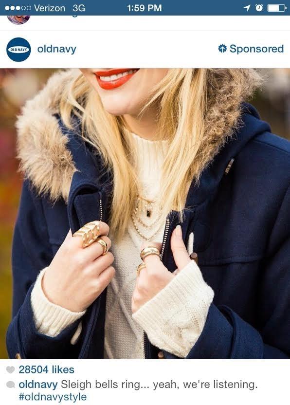 Tangkapan layar fitur iklan berbayar baru dari posting Old Navy Insta bersponsor