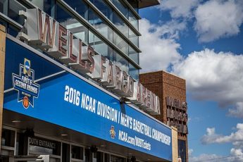 Wells_Fargo_Arena_2016_March_Madness_Opening_Rounds_（25843889175）